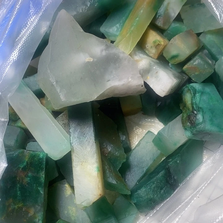 透闪石质玉珠宝半成品未镶嵌