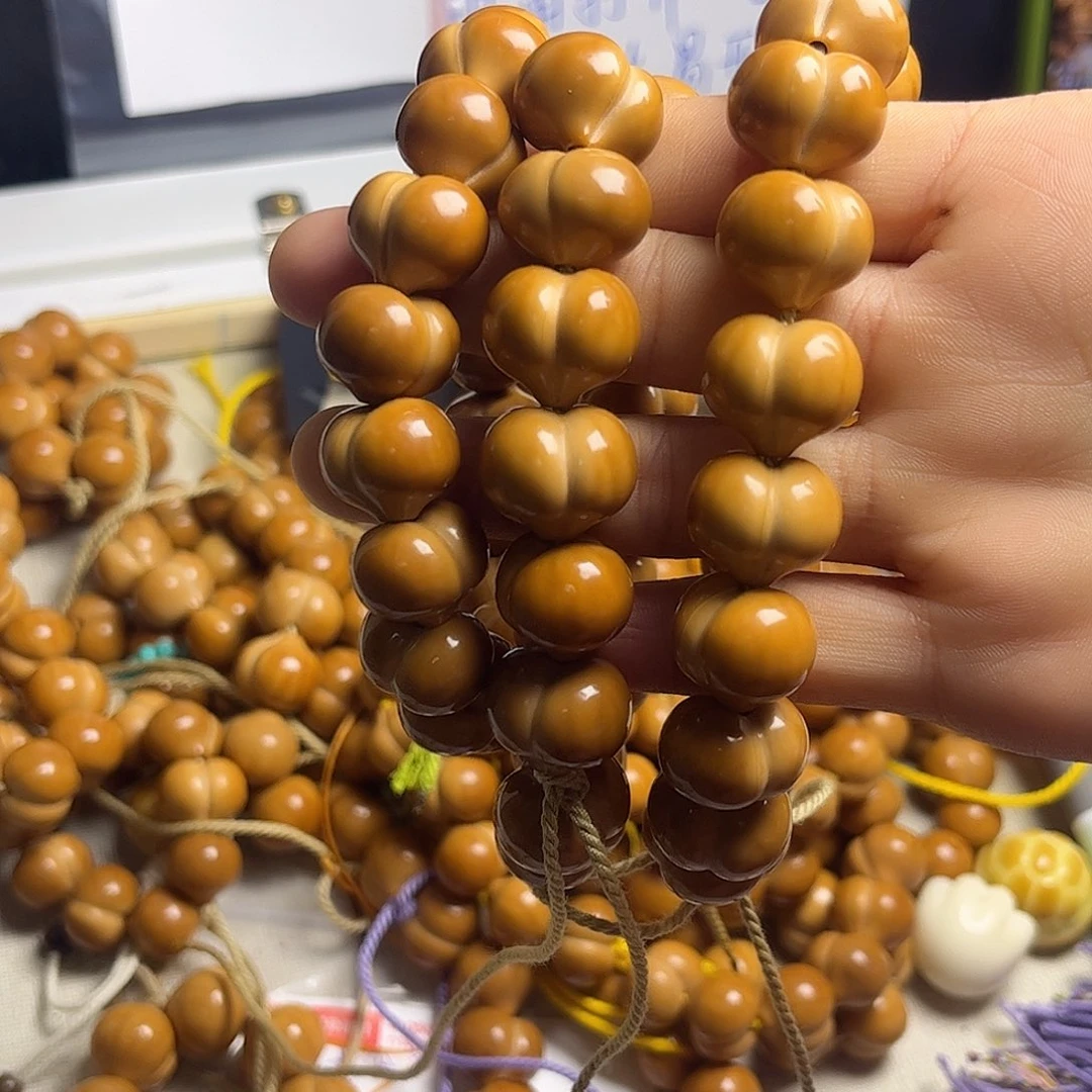 猴头核桃吊坠微瑕柯基加流苏