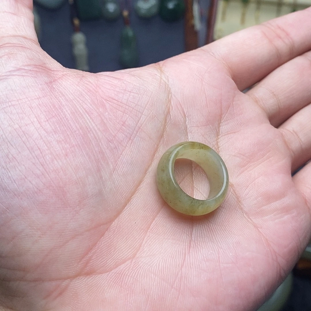 和田玉未镶嵌颈饰圈口16.9