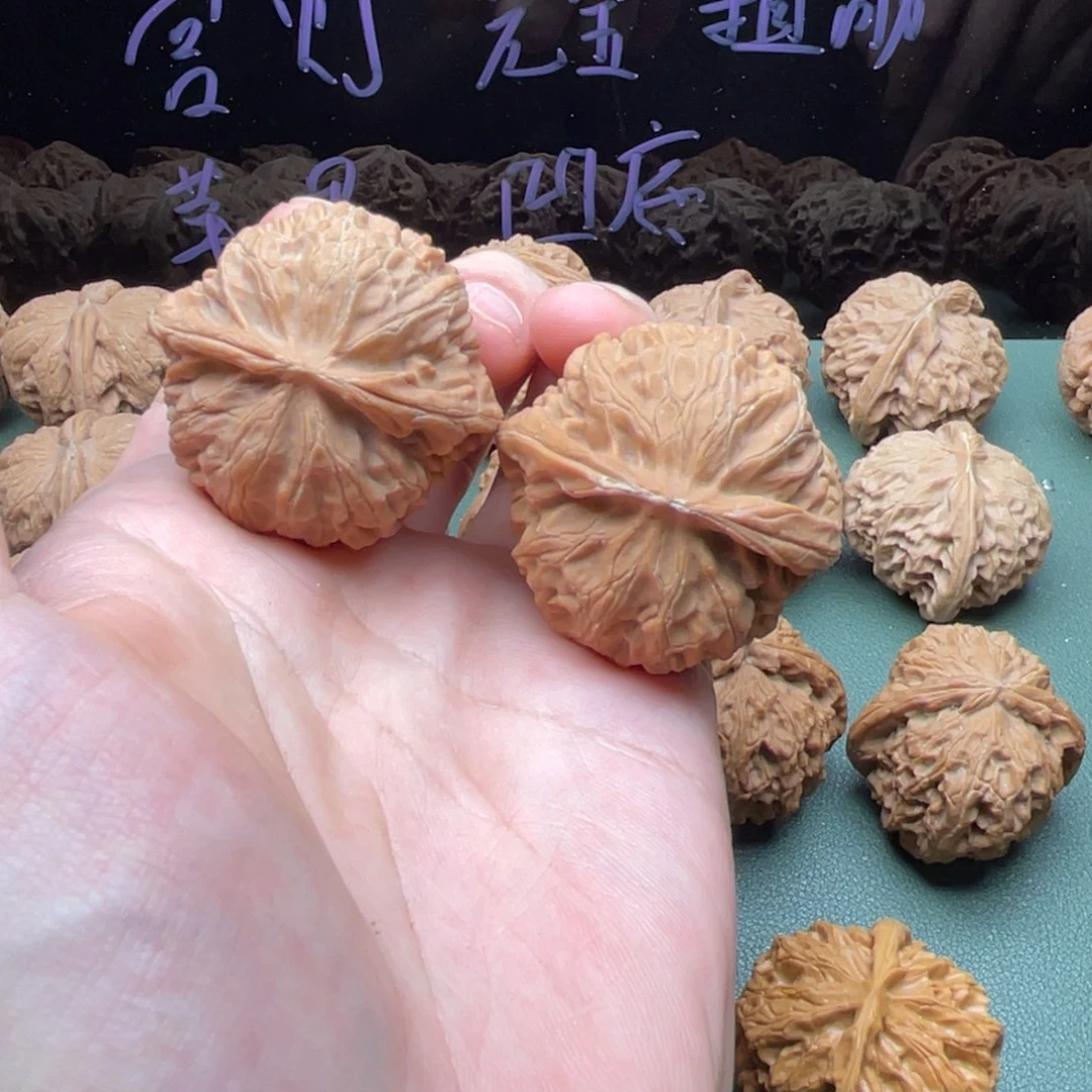 把件核桃42全品新肉球宫灯