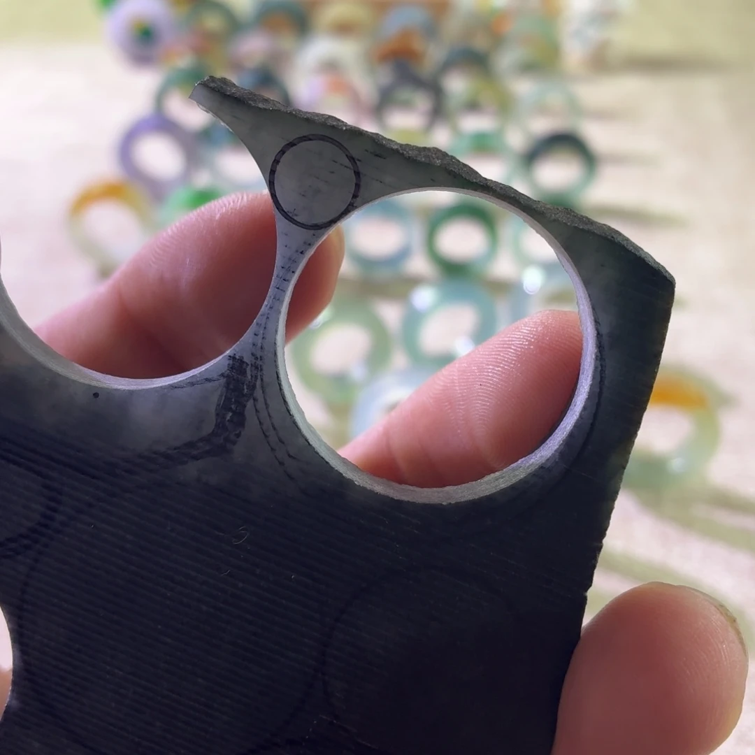 大***柠定制翡翠未镶嵌边角