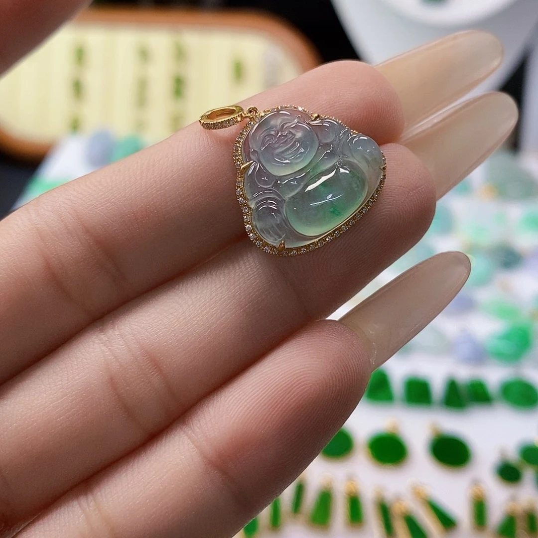 翡翠18K金镶嵌颈饰翡翠