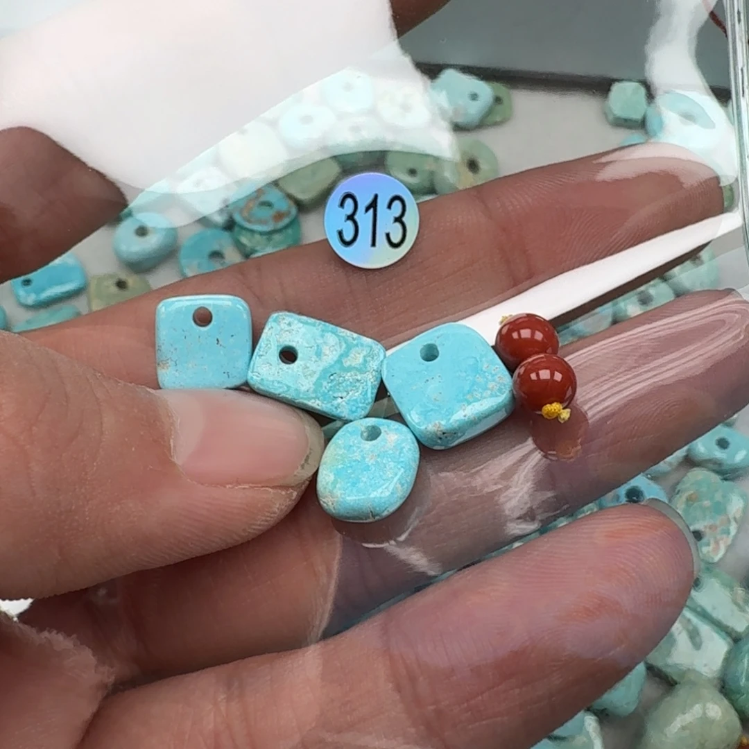 南红玛瑙未镶嵌珠宝奇石