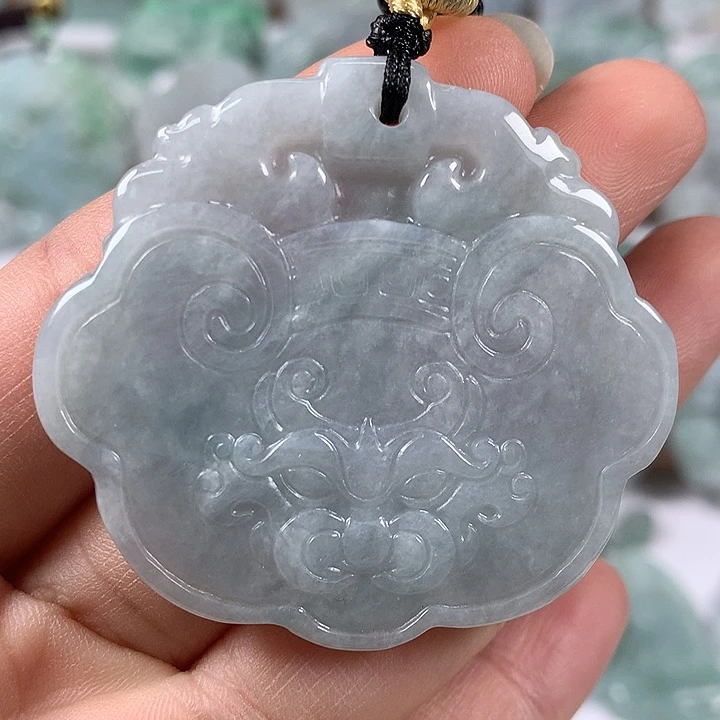 翡翠未镶嵌颈饰饕餮福利