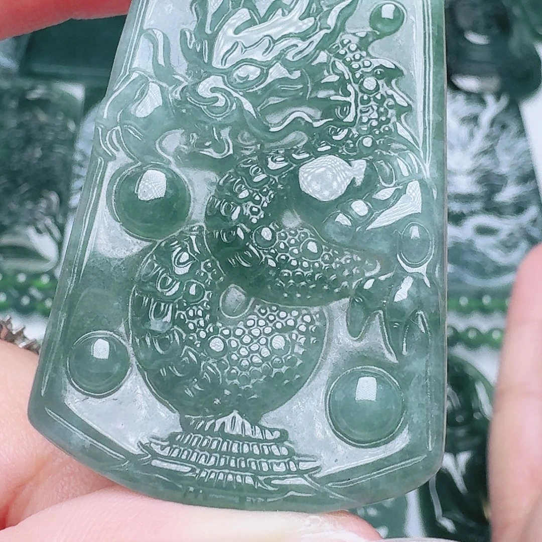 翡翠未镶嵌颈饰111