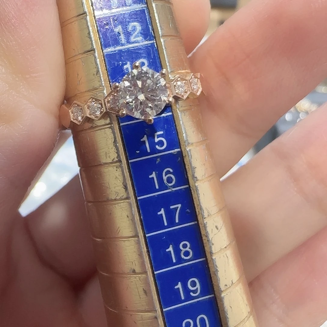 戒指/指环18K金镶嵌天然钻石