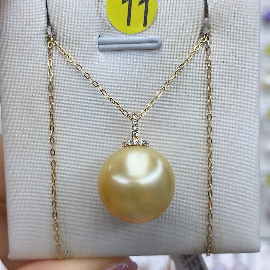 颈饰18K金镶嵌海水珍珠