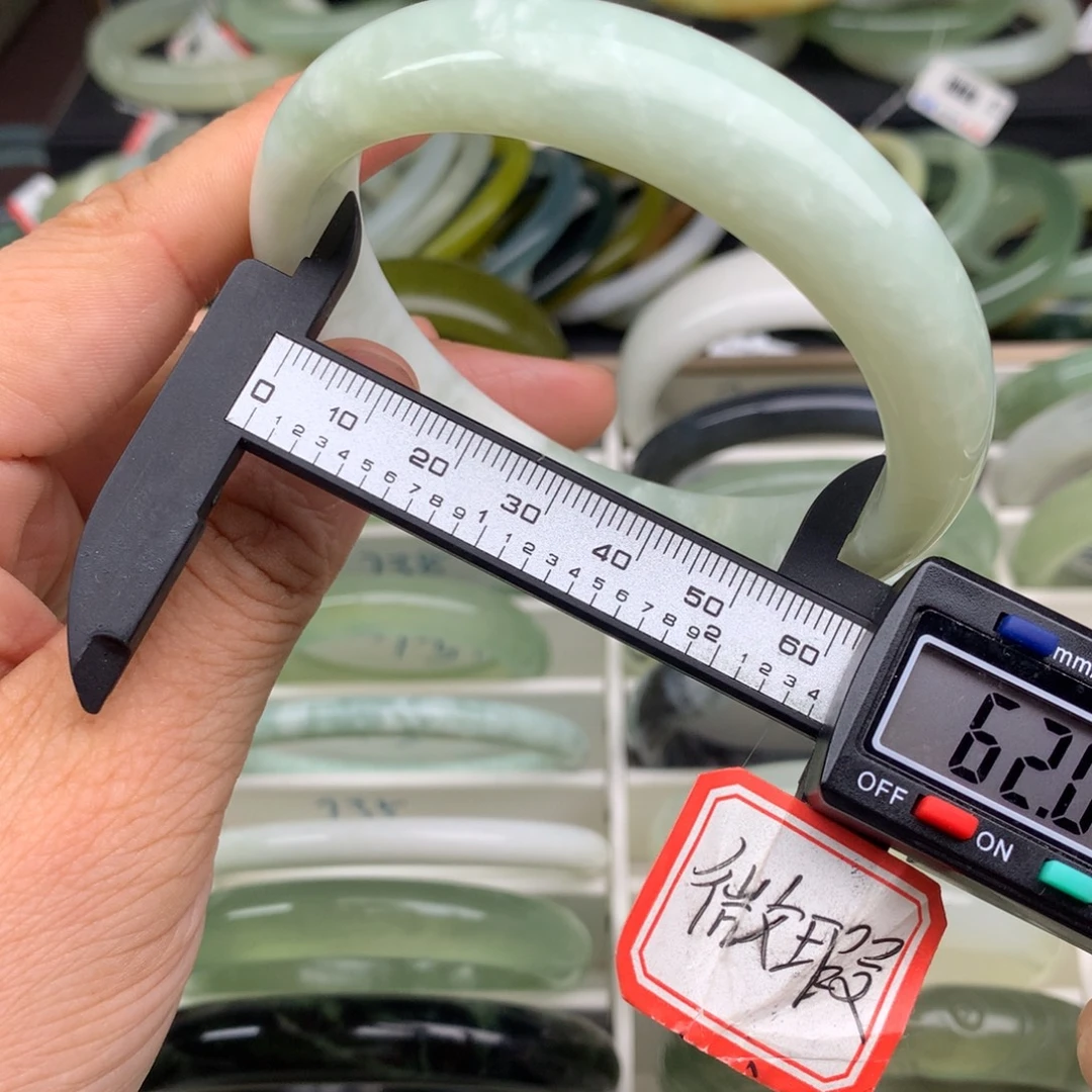 未镶嵌蛇纹石玉手镯758