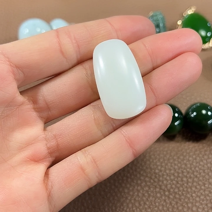 和田玉未镶嵌颈饰32*18*7