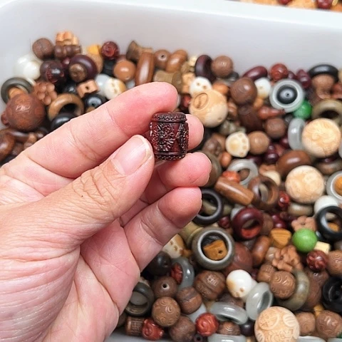 大叶紫檀（黑酸枝木类）晶**笑