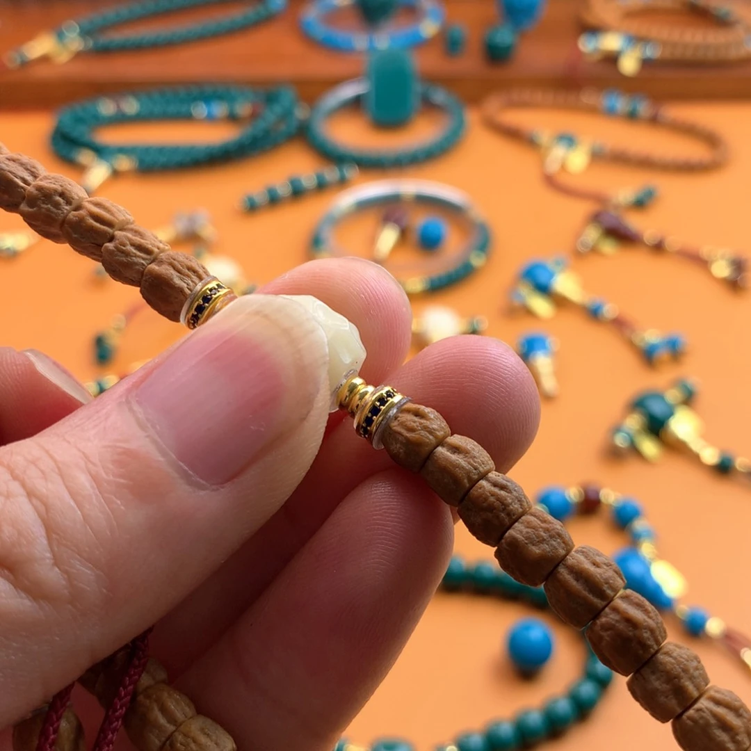 玻璃颈饰0****）尺寸直径6