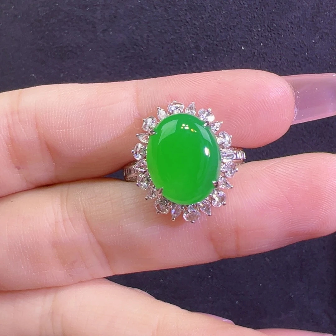 嫣****翡翠戒指18K金镶嵌戒指