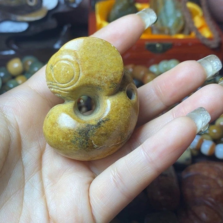 岫岩河磨玉（透闪石质玉）把件未镶嵌