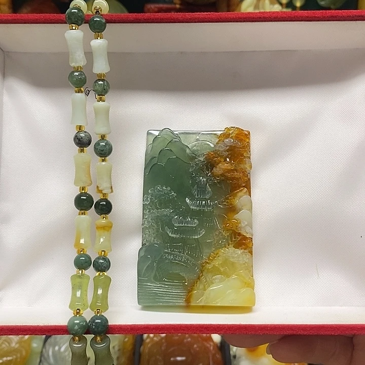 吃***子岫玉未镶嵌吊坠(赠链)