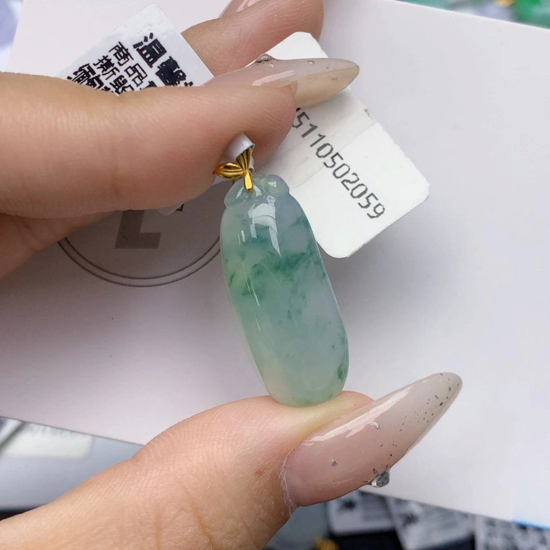颈饰18K金镶嵌翡翠薆**枫