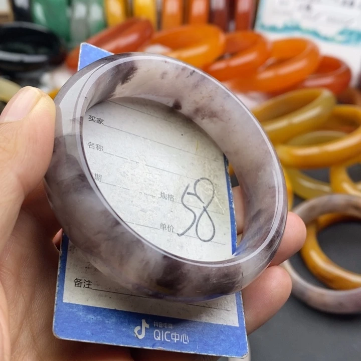 未镶嵌手镯石英质玉