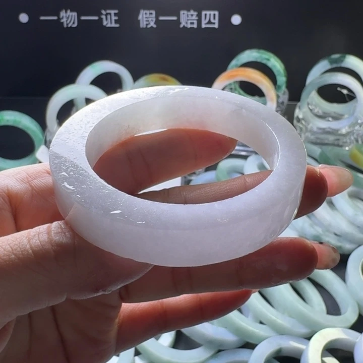 未镶嵌手镯定制翡翠