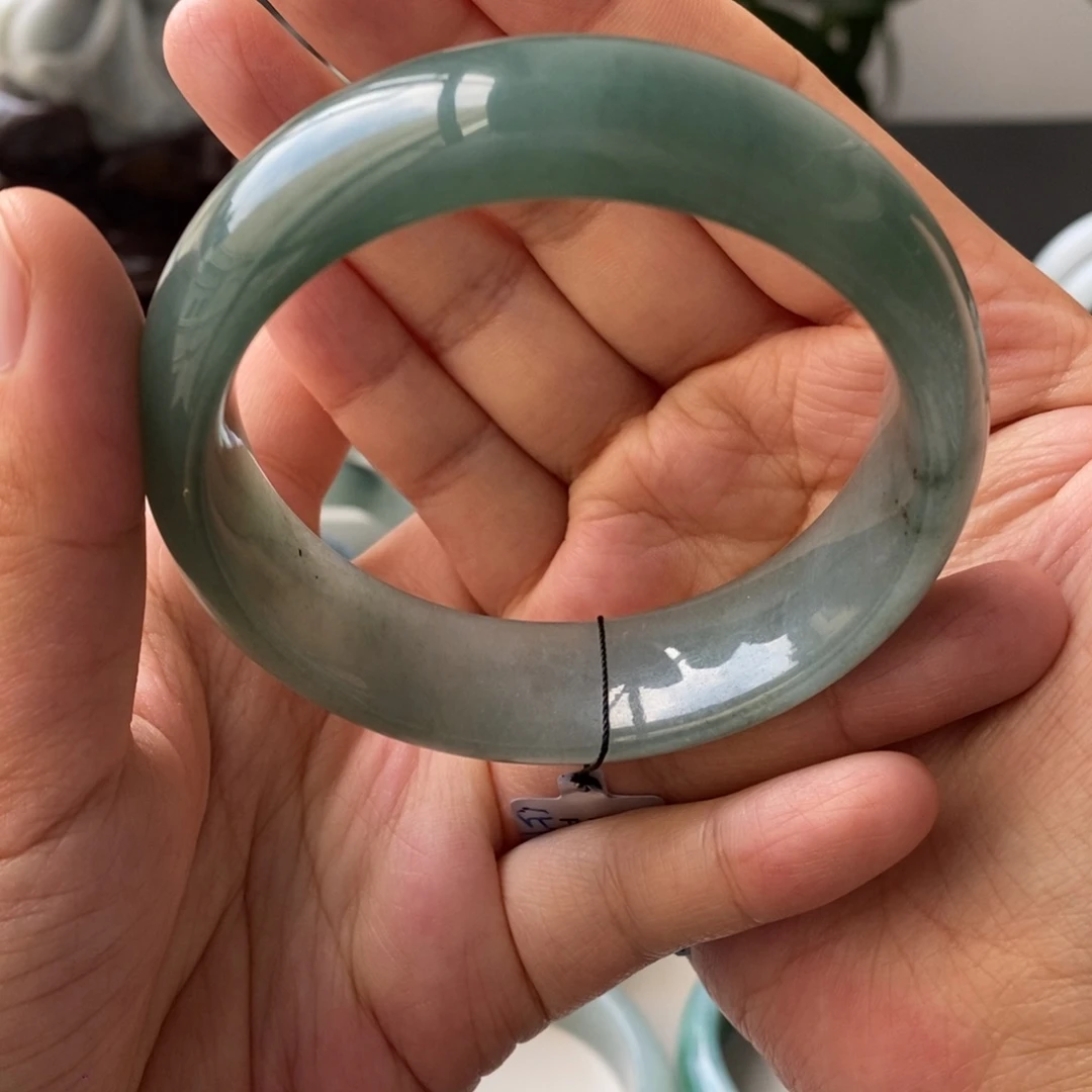 翡翠手镯未镶嵌天然