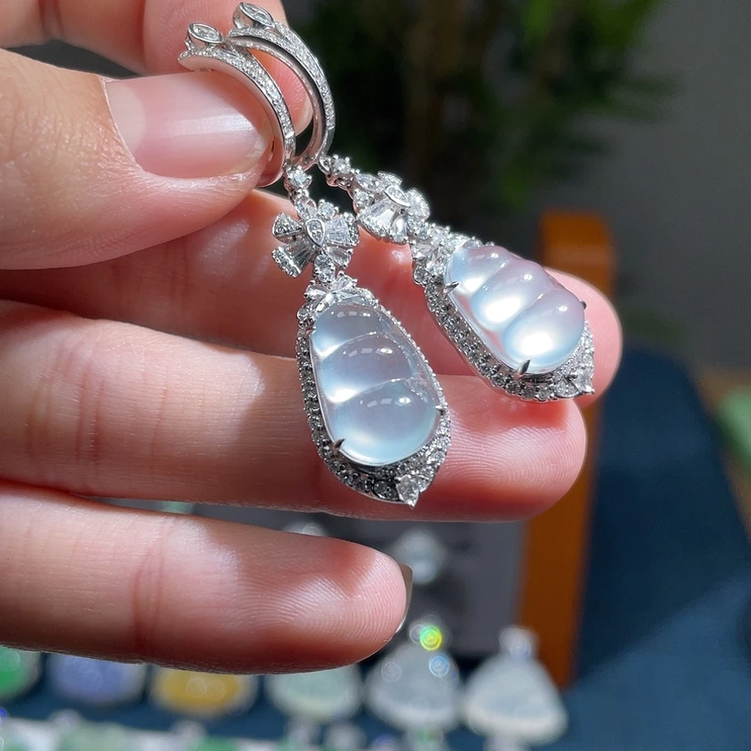 翡翠18K金镶嵌耳饰冰豆