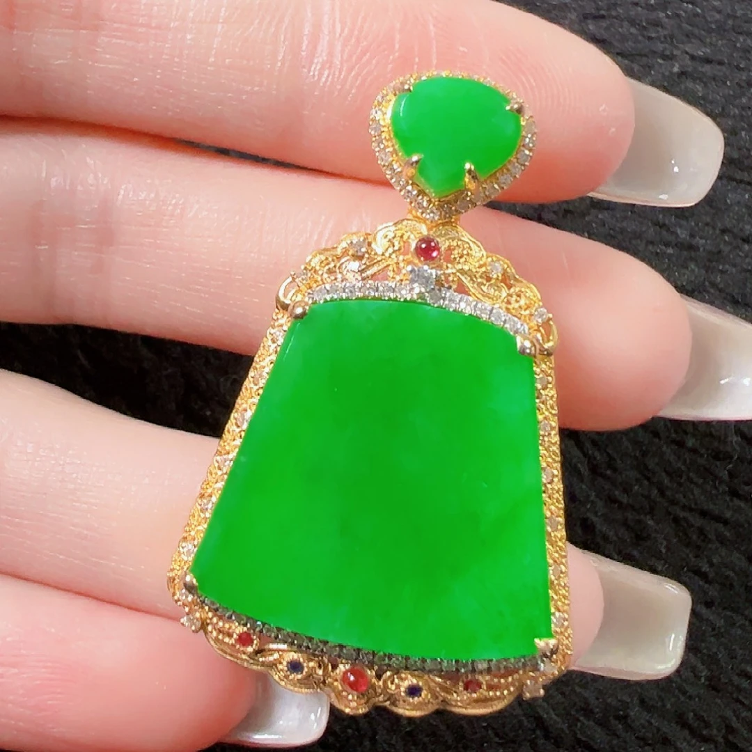 翡翠18K金镶嵌颈饰签收后24小时鉴赏期，过时不退