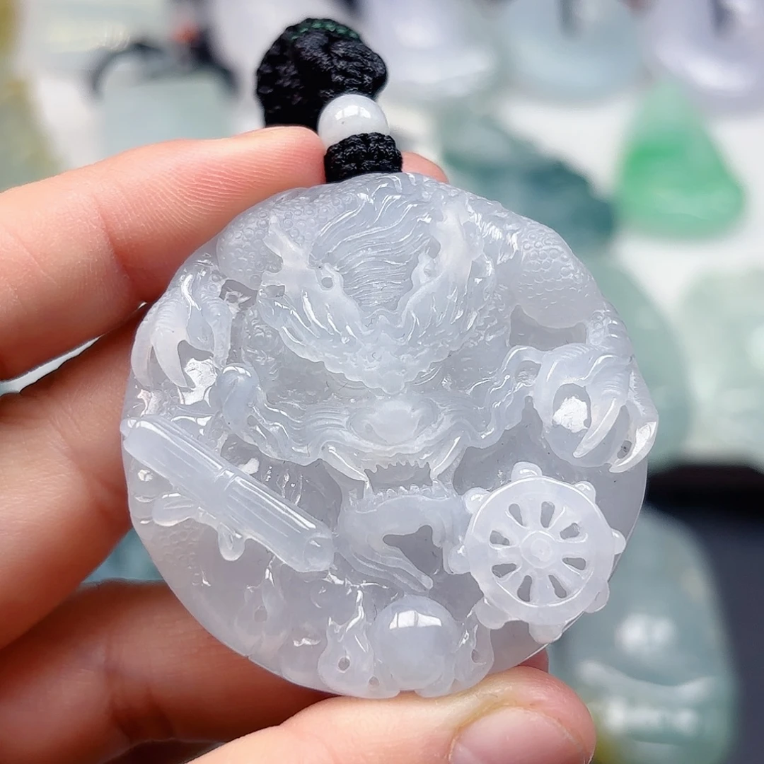 翡翠未镶嵌颈饰龙