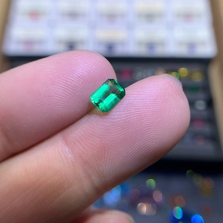 祖母绿裸石未镶嵌0.85克拉VBVVG