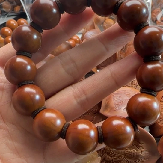 郑***a手串橄榄核橄榄雕工艺品