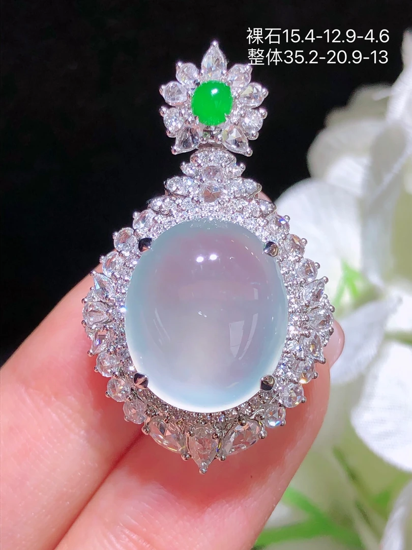 天然缅料翡翠A货白冰蛋面吊坠18K金镶钻