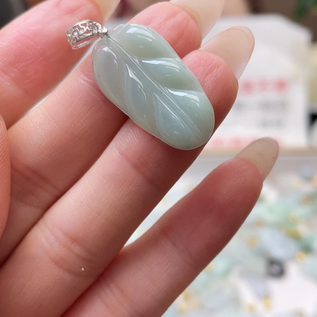 翡翠银S925镶嵌颈饰翡翠