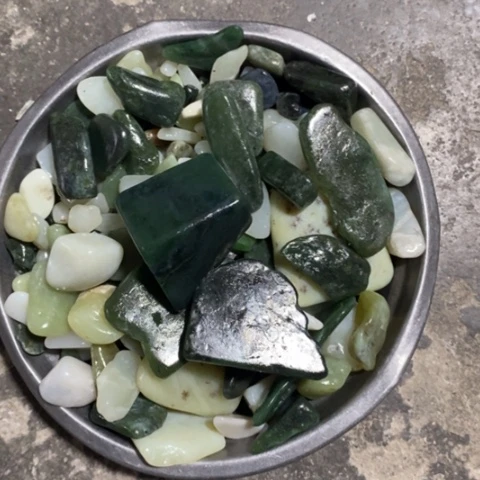 未镶嵌和田玉（糖玉）挂件