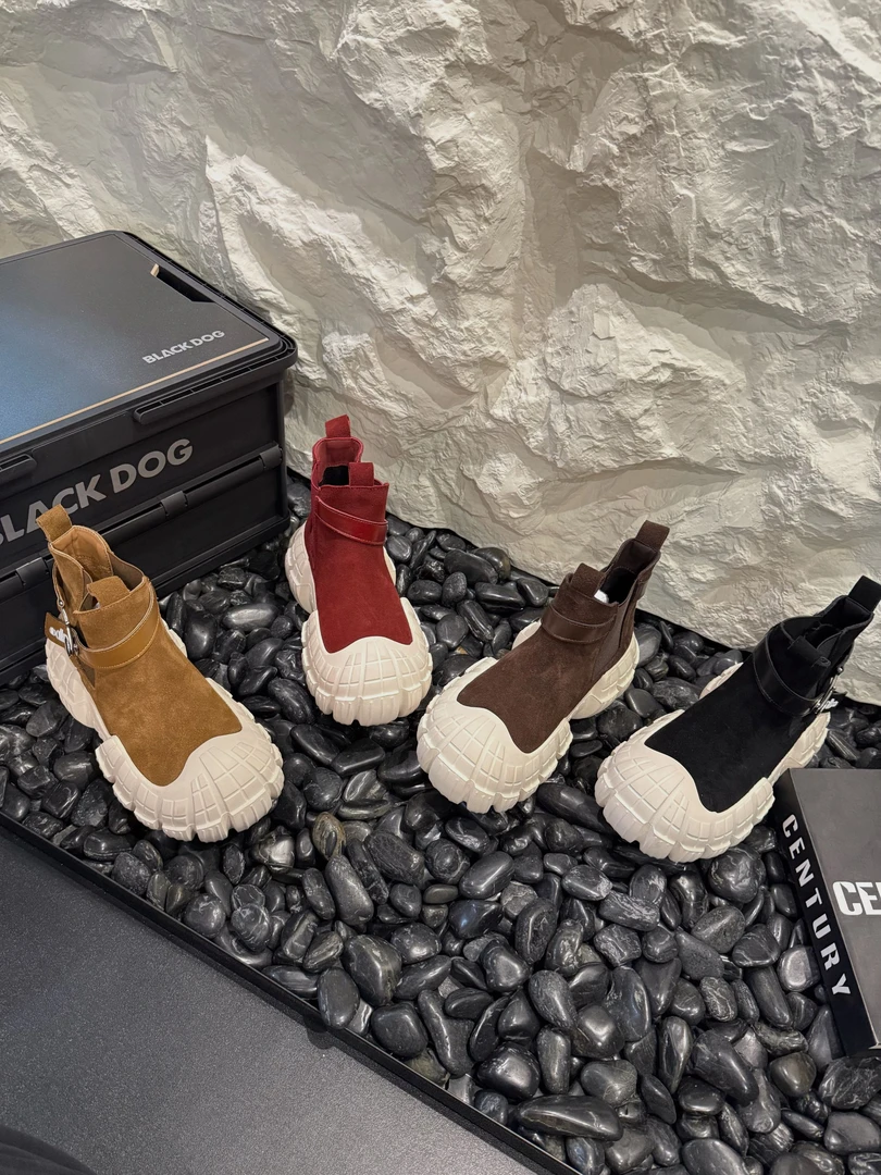 时尚百搭厚底增高圆头高帮休闲鞋2025秋季新款超轻轮胎底潮流女鞋