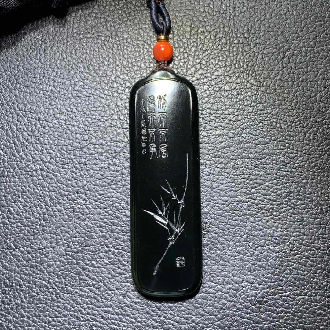 和田玉颈饰未镶嵌抱**朴