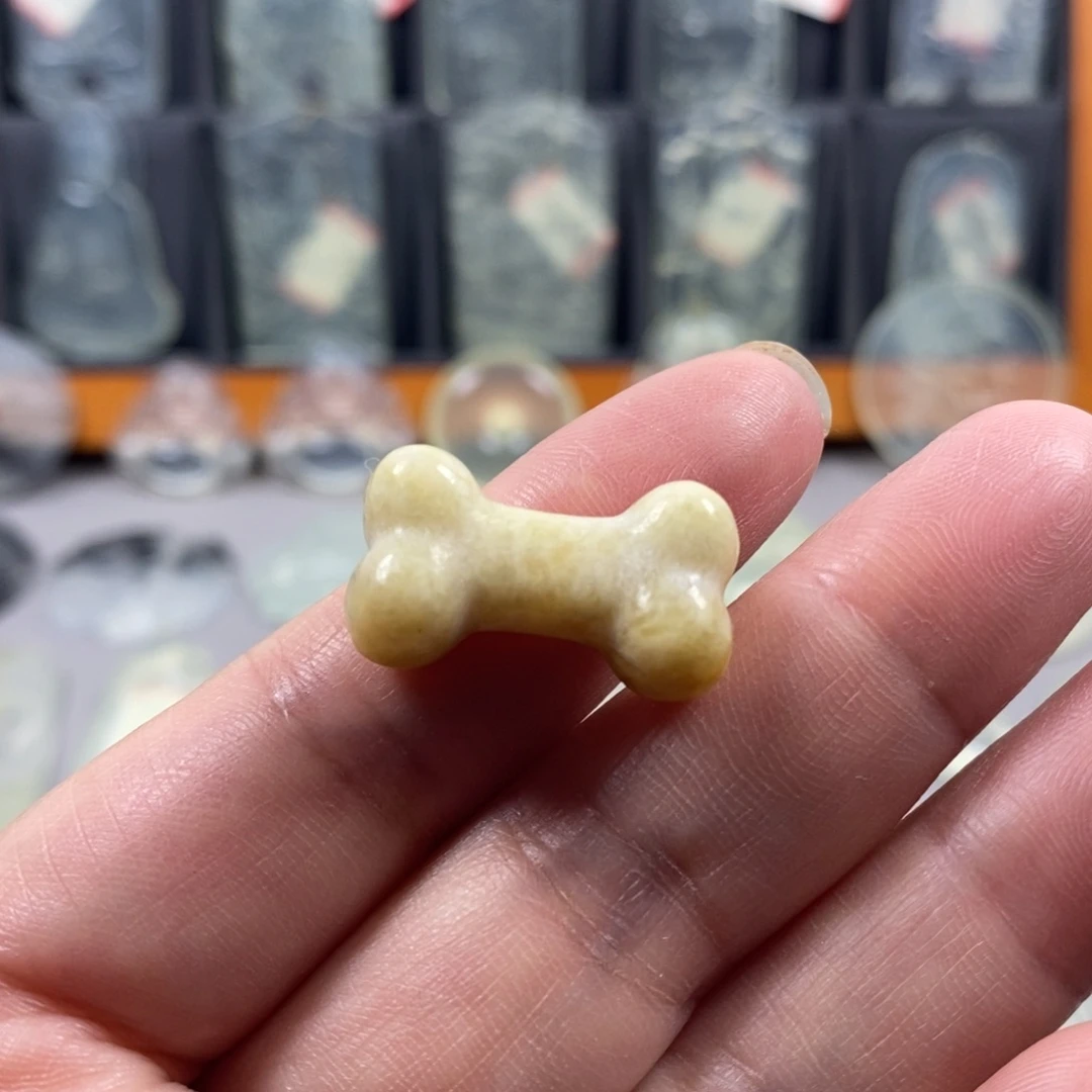 未镶嵌蛇纹石玉颈饰
