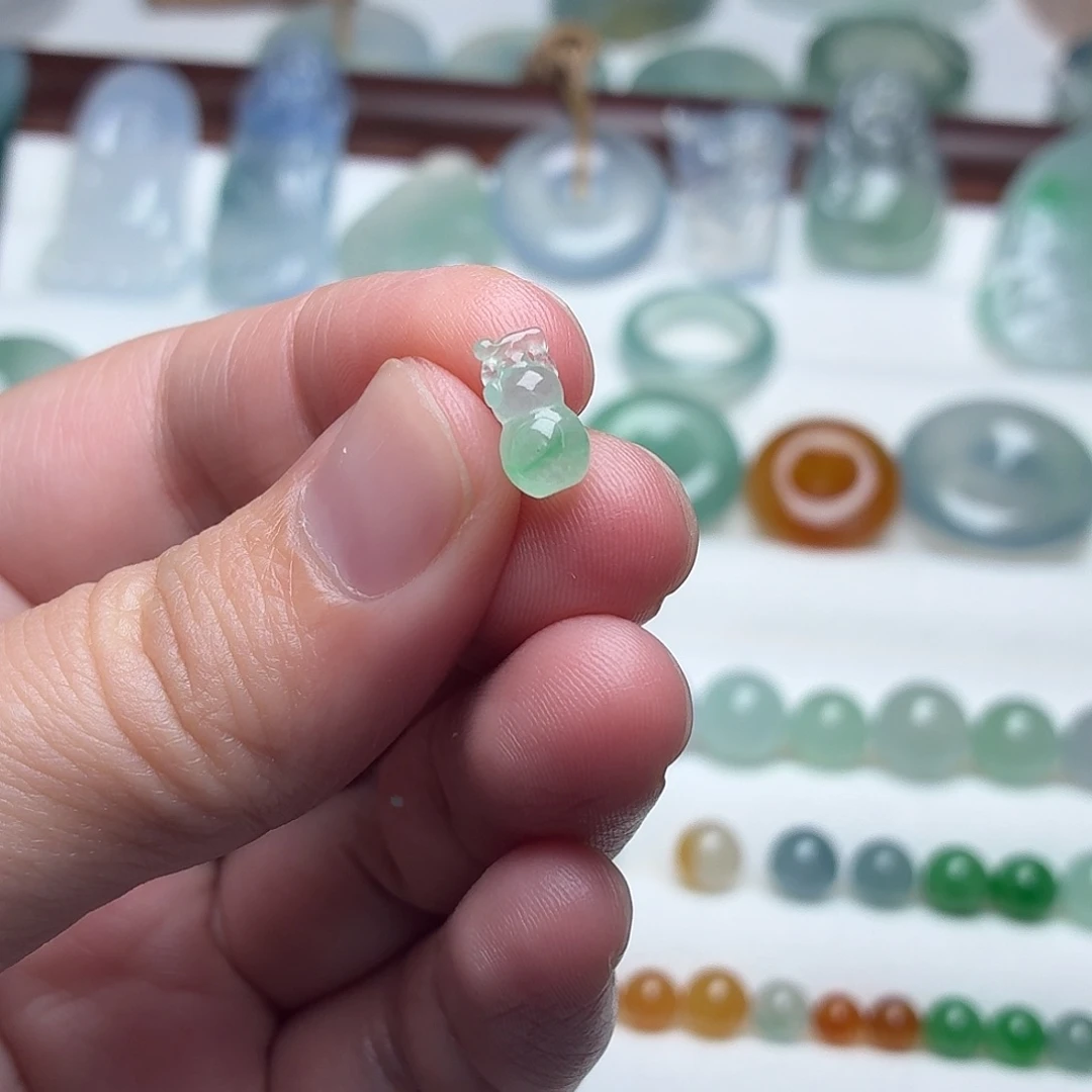 翡翠未镶嵌颈饰缅甸天然A货翡翠