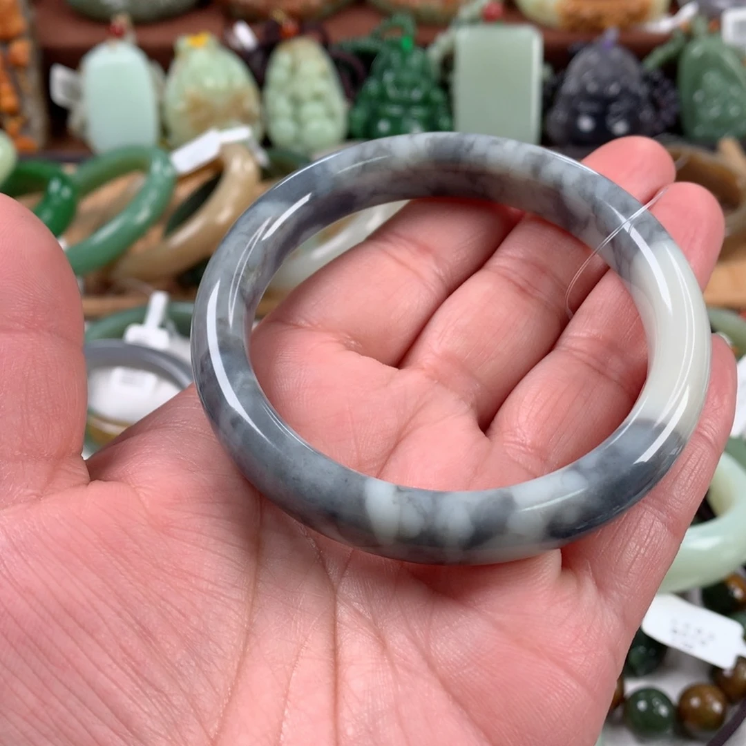 和田玉手镯未镶嵌60口径