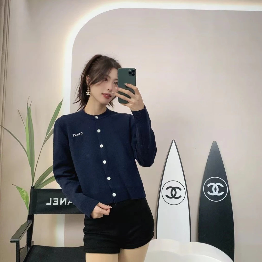 95新 GUCCI/古驰 麦殿/深蓝色开衫L码/250107VZZWS04
