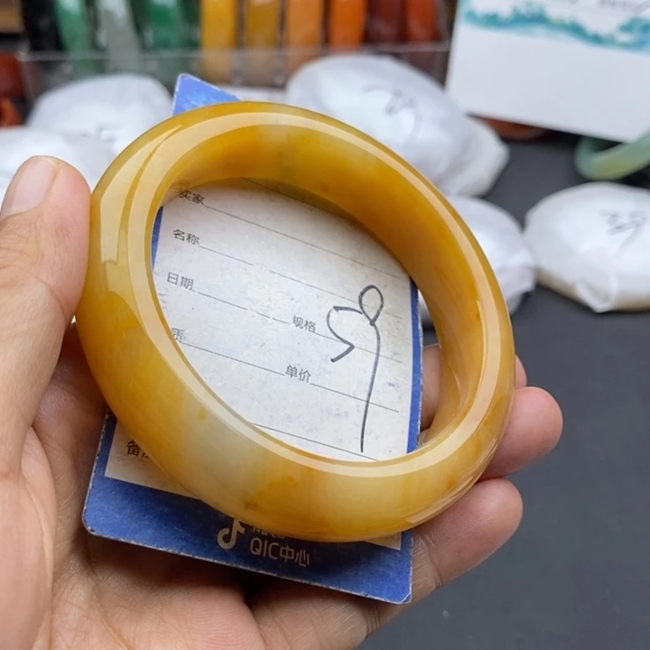 未镶嵌手镯石英质玉