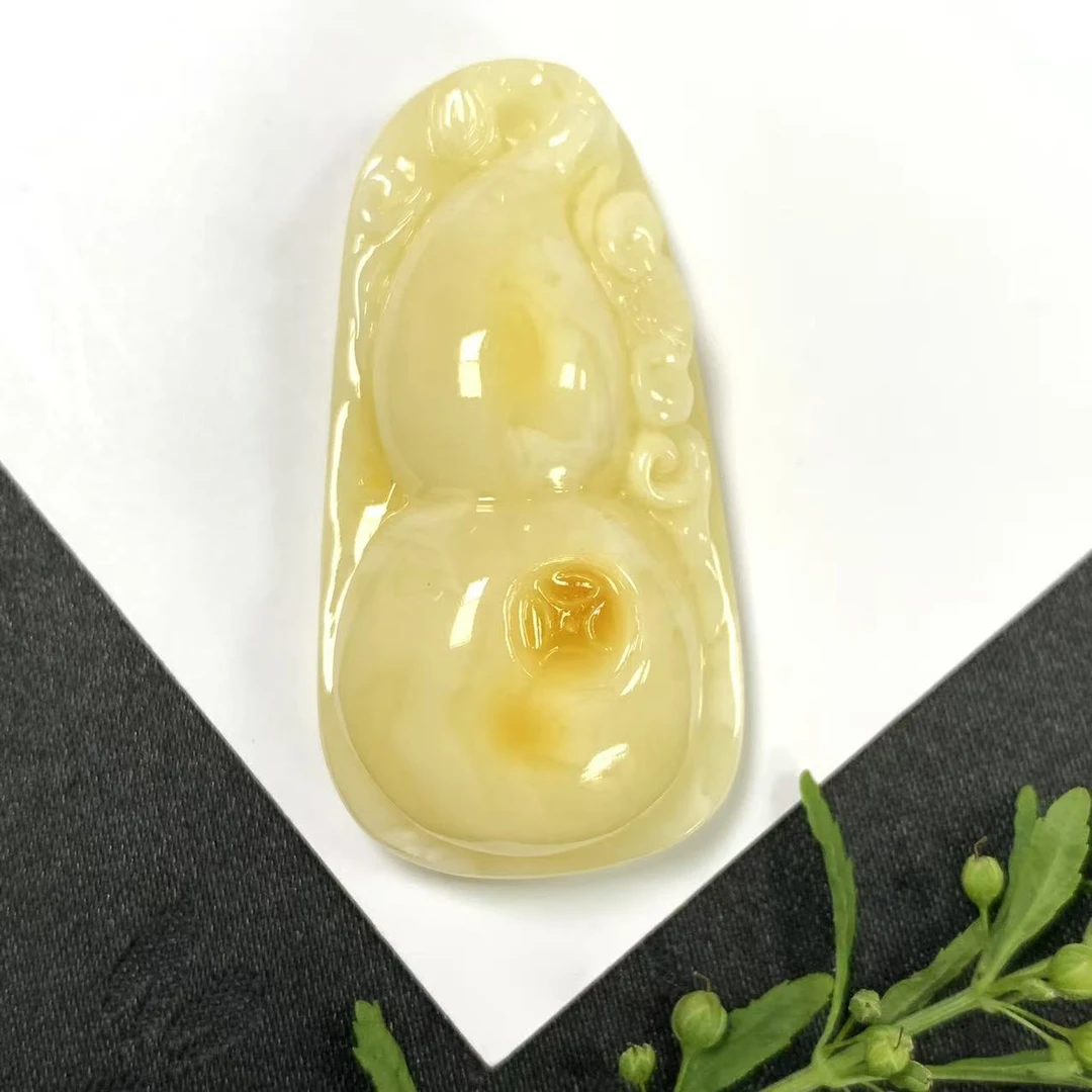 「戴琴珠宝」Z820-蜜蜡雕刻件吊坠（多样性发其一