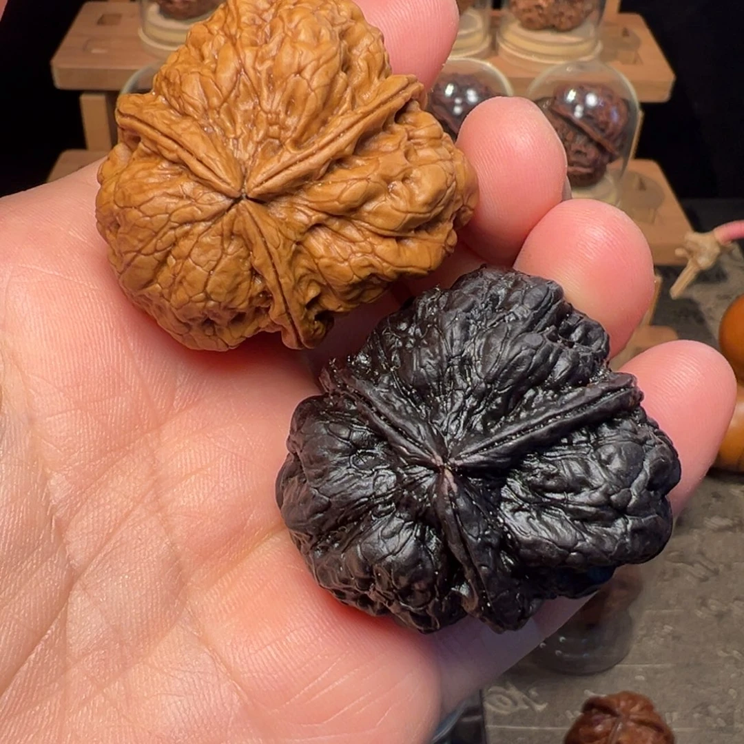 文玩核桃把件九五玄包三棱42.5mm