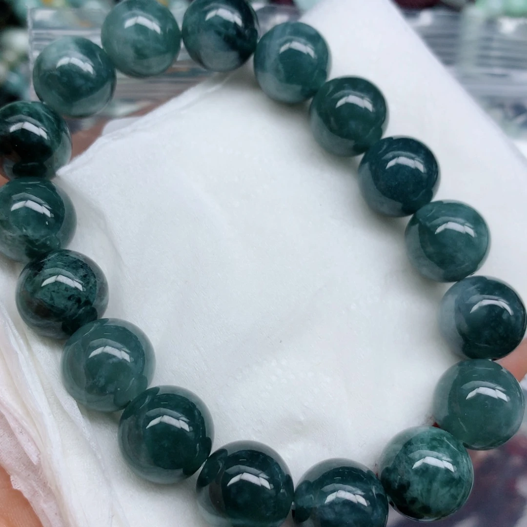 翡翠颈饰未镶嵌手串