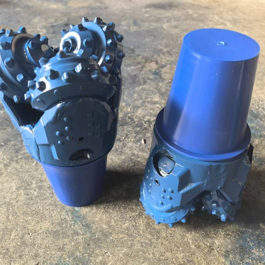 直径133mm三牙轮钻头内出水