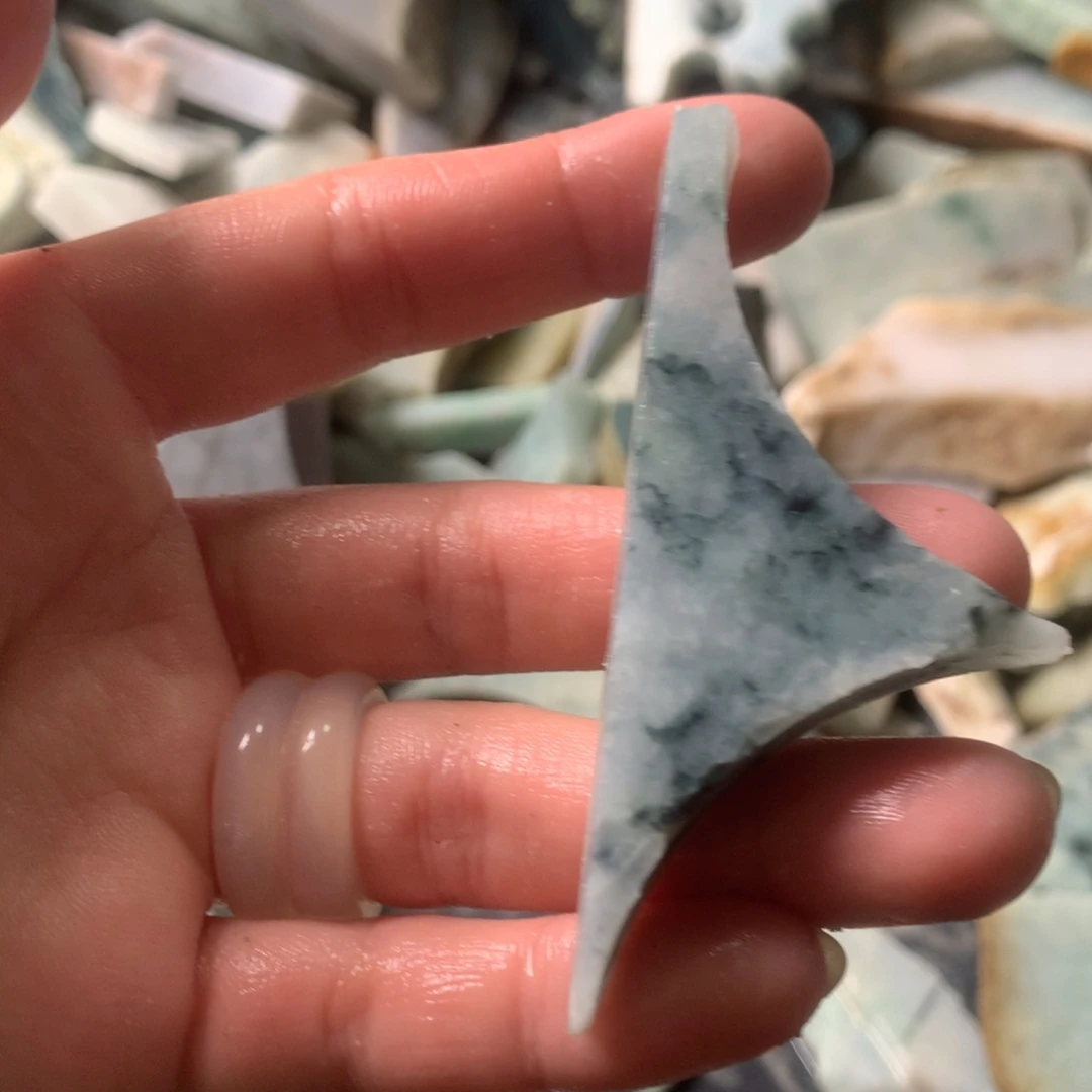 翡翠颈饰未镶嵌缅甸翡翠