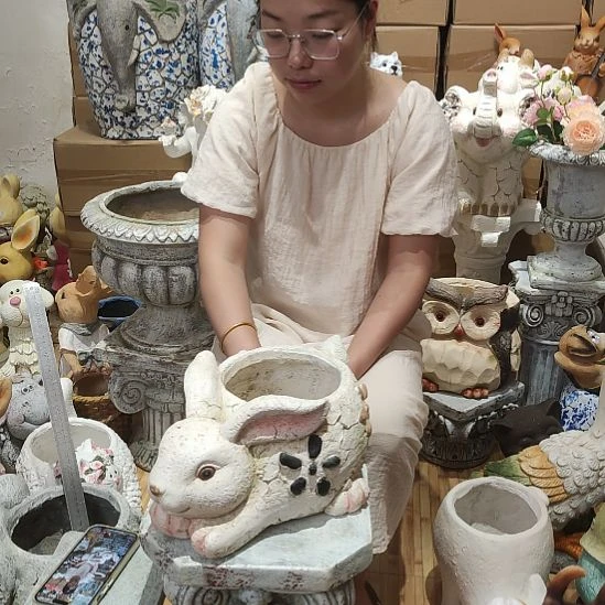 合成树脂氧化镁小白兔花盆一个