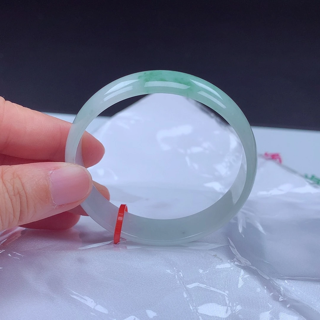 翡翠手镯未镶嵌手镯001309