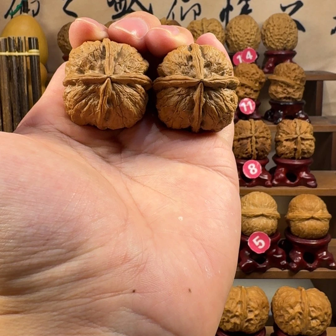 铁核桃把件金蟒炸四