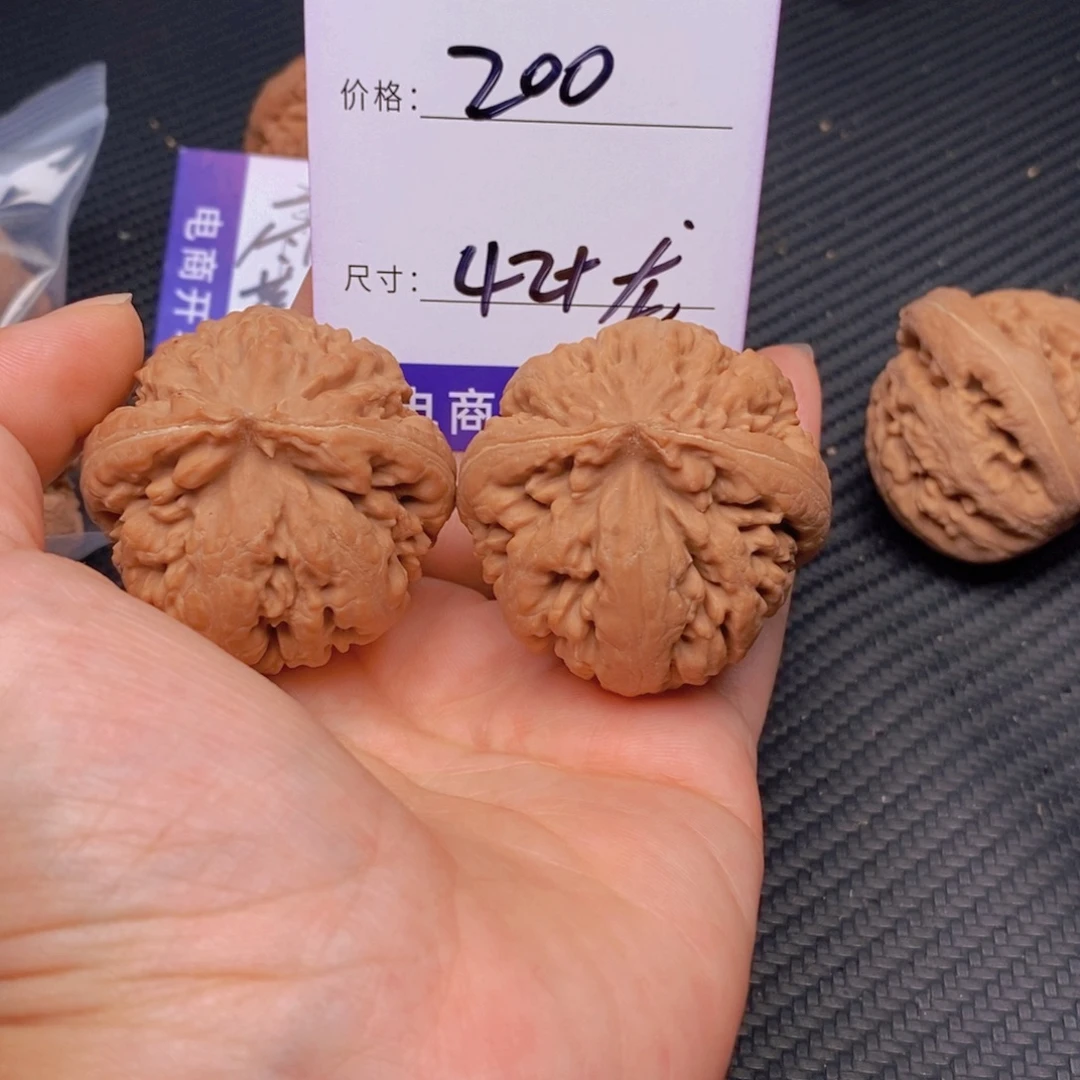 T***季文玩核桃霸王龙核桃