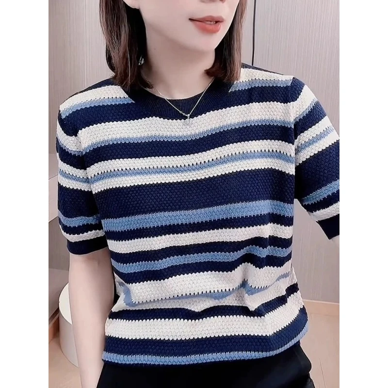 005夏季圆领套头透气亲肤短袖上衣时髦减龄撞色条纹针织衫女