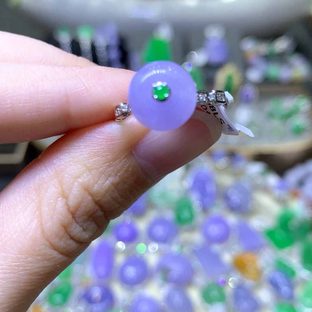 【闪购商品】翡翠颈饰18K金镶嵌翡翠吊坠项链