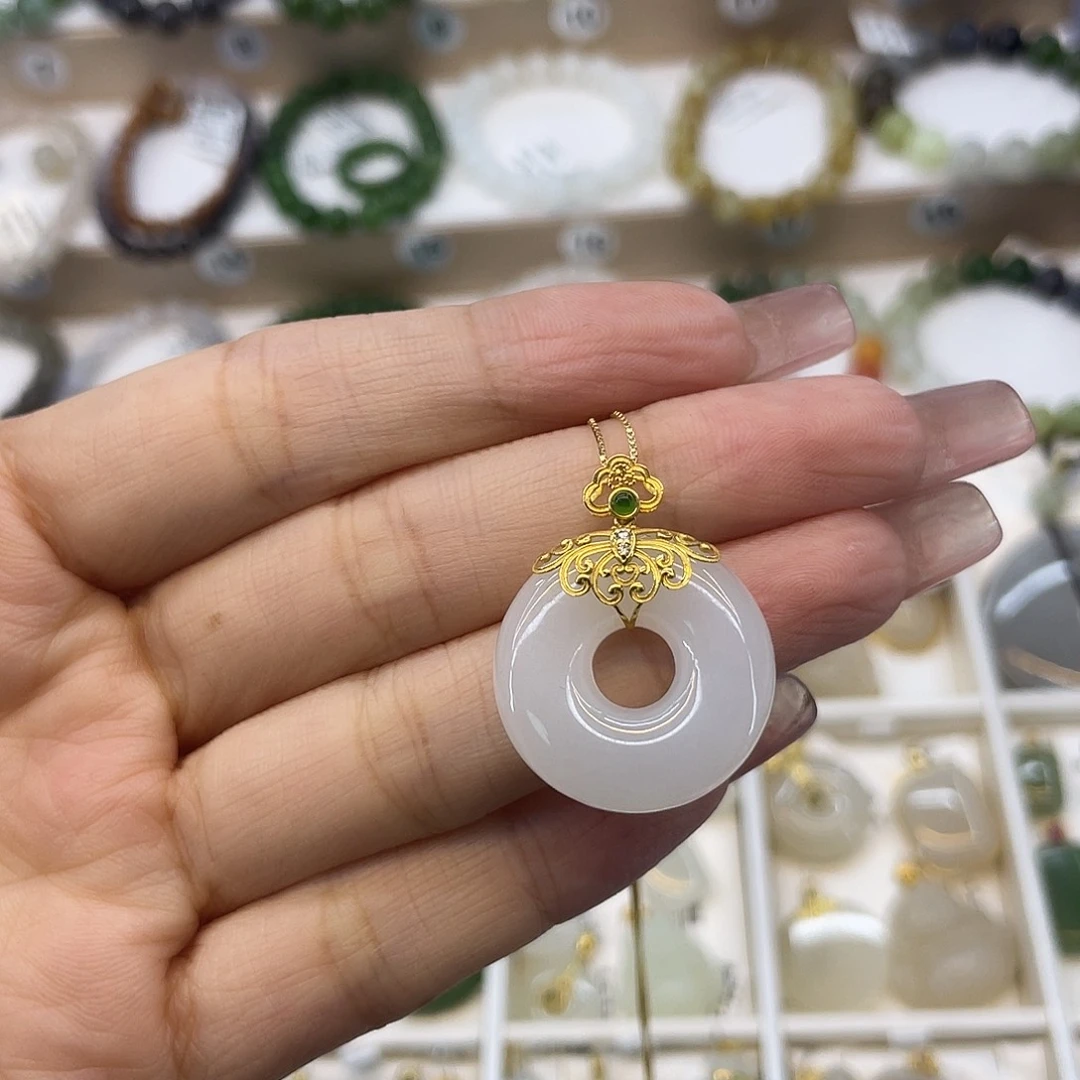 ****忆和田玉18K金镶嵌吊坠(赠链)