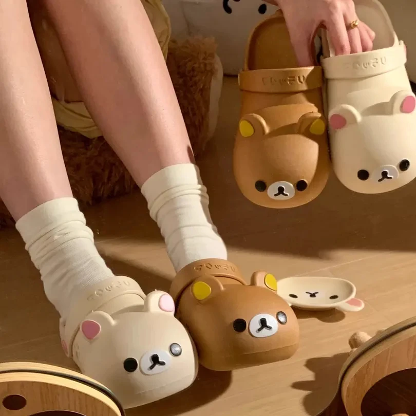 2025少女风轻松熊洞洞鞋夏季学生外穿拖鞋防滑防臭情侣包头拖鞋mt